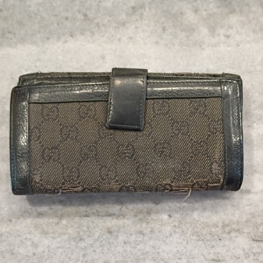 Gucci Vintage Black and Silver Wallet Project